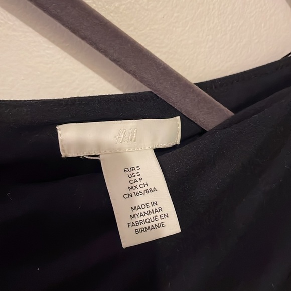 H&M One Shoulder Full Sleeve Top - Picture 2 of 2